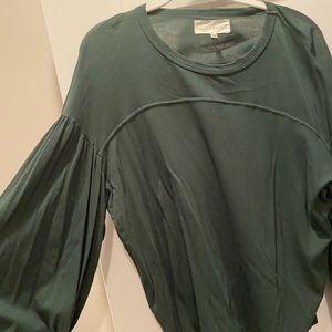 The Great pleat sleeve tee in OLIVE